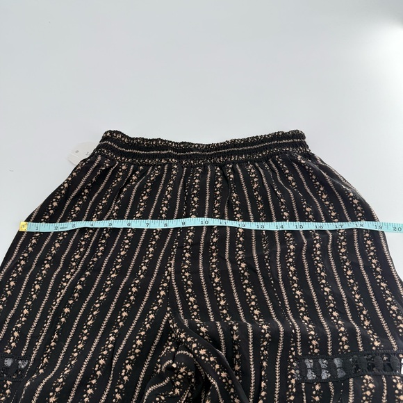 Black and Tan Wide Leg Pants with Crochet Inset - Picture 9 of 9